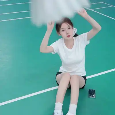 侯东